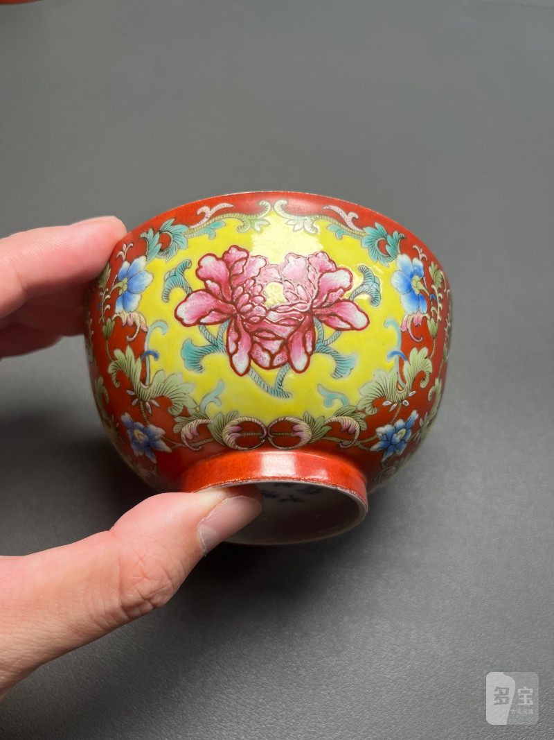 清光绪  珊瑚红地洋彩花卉碗（一对） - 图17